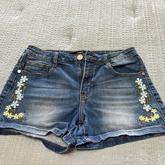 Harper Floral Embroidered Jean Shorts Size 29 Medium Blue Wash Stretch Denim - Picture 1 of 7